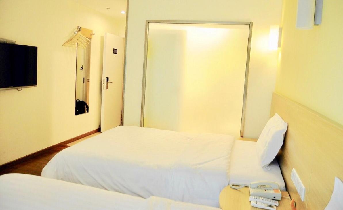 7Days Inn Guangzhou Tianhe Yantang Yue Ken Road Buitenkant foto
